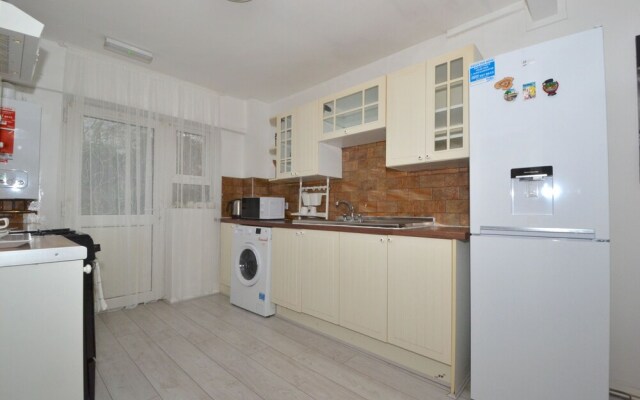 Charming 5-bed House in City Center and Car Park