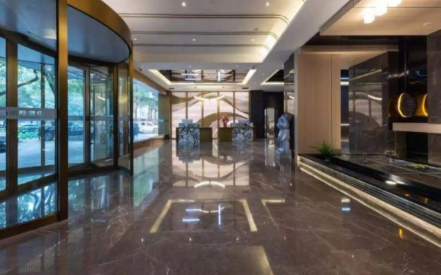 Jinhai International Hotel (Yueyanglou Railway Station Pedestrian Street)