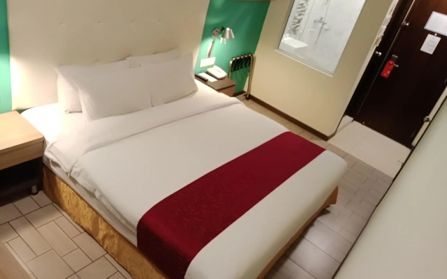 Lumut Suites