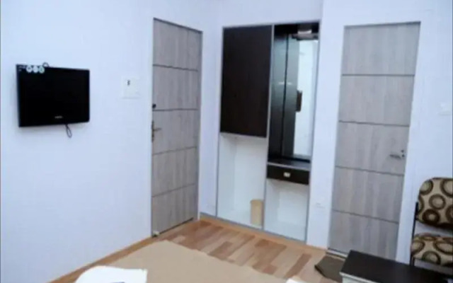 OYO Townhouse 81848 Hotel Dua Continental