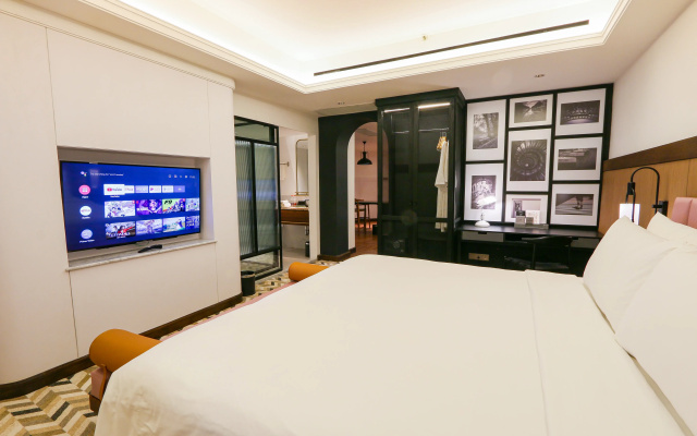 Java Paragon Hotel and Residences
