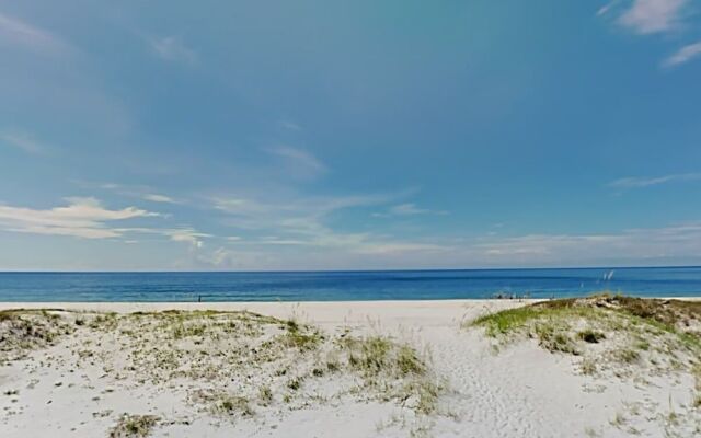 Boerboel's Beach Bungalow