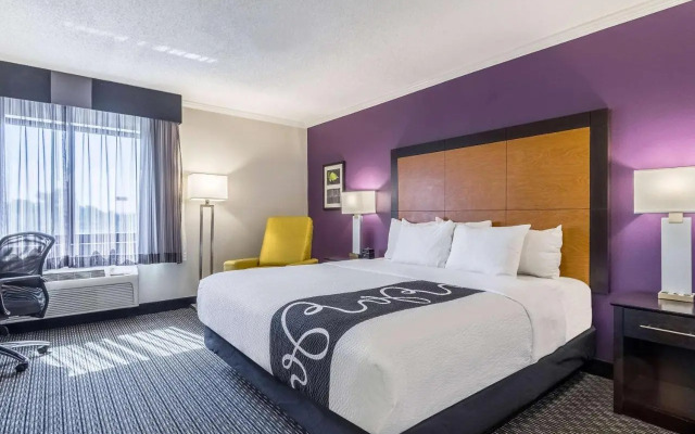 La Quinta Inn and Suites by Wyndham Univ Area Chapel Hill