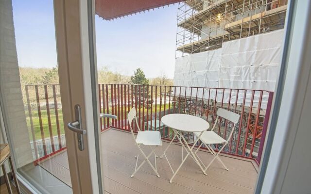 The Lady Isadora with FREE Parking by Kasar Stays