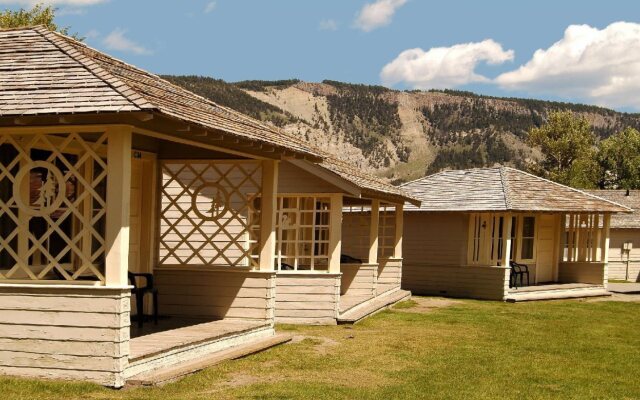 Mammoth Hot Springs & Cabins - Inside the Park