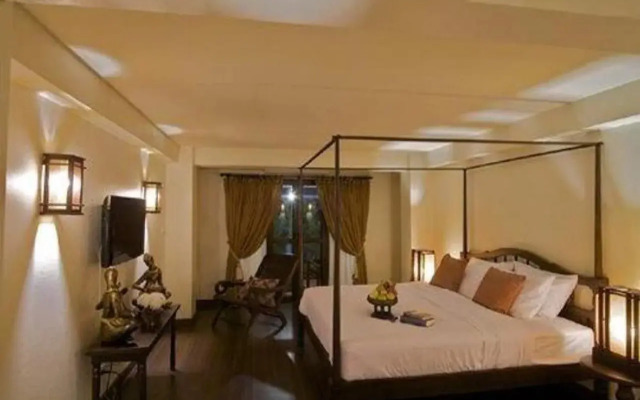 Anoma Boutique House