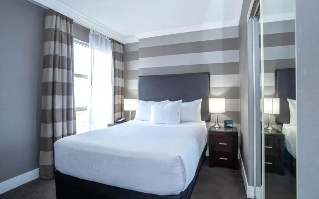 Stage West All-Suite Hotel & Theatre Restaurant