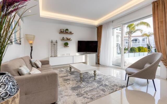 Fortuna 37 - Luxury Apartment with AC and Pool