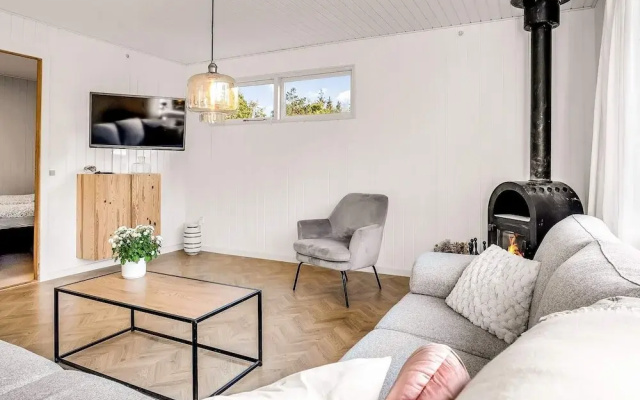 6 Person Holiday Home in Vaeggerlose