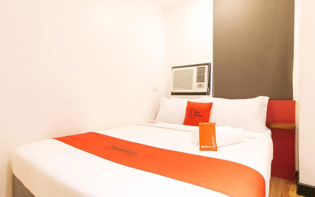 RedDoorz Plus Near Bamboo Organ Las Piñas
