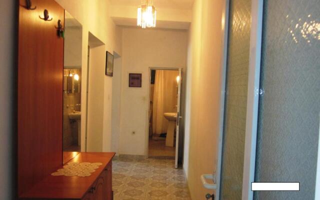 Guest House And Tavern Leo