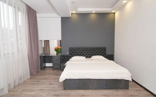 Elegant Suite by Sweet Home
