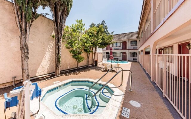 Econo Lodge