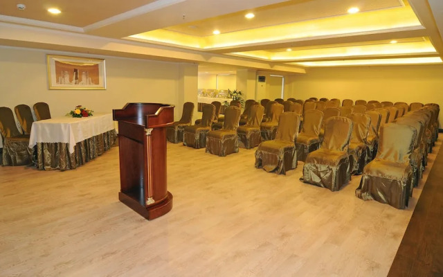 Blue Saphire Clarks Inn Haldwani