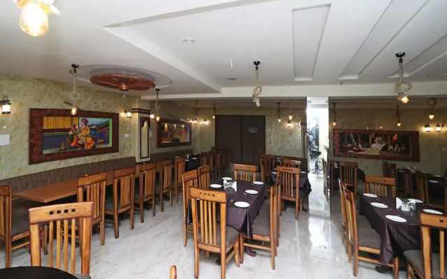OYO 11648 CP Residency
