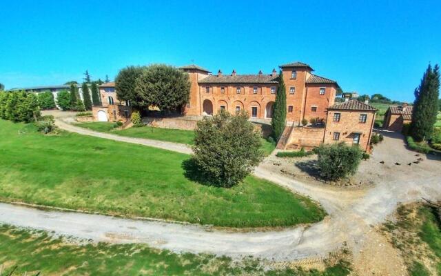 Farmhouse With Pool in Montepulciano