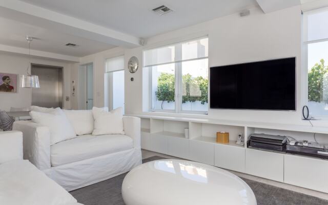 Luxury Double Balcony Condo