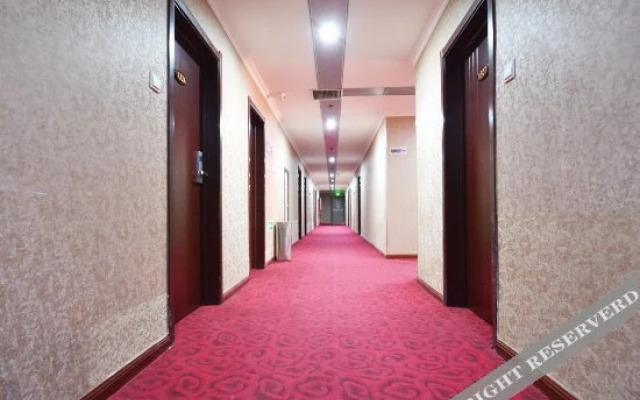 Baiji Hotel (Zhengzhou Erqi Square David City Branch)