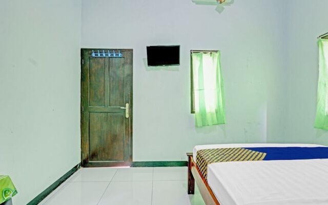 SPOT ON 90760 Homestay Al Madina Syariah