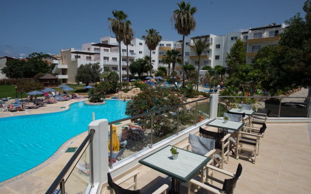 Mayfair Hotel  Gardens