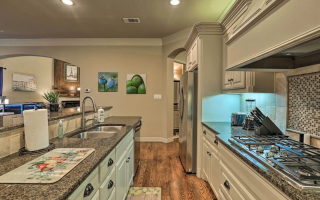 Chic Family-friendly Home in Irving w/ Yard!