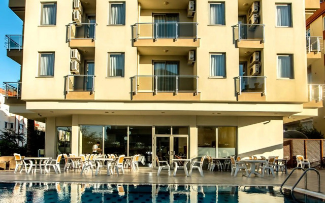 Santa Marina Hotel