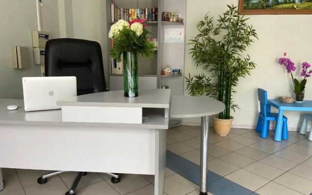 Polina Guest House