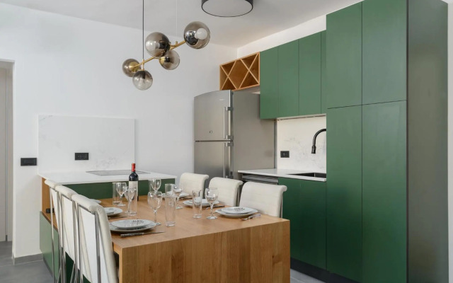 The Green Lantern by HolyGuest