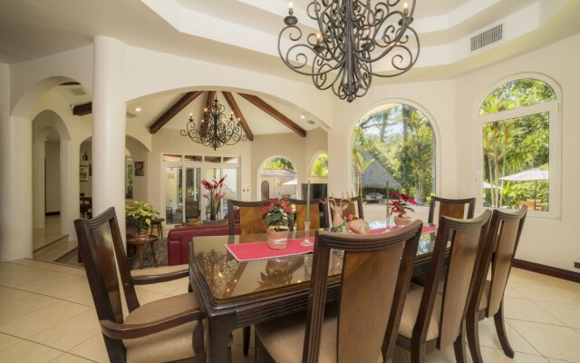 Harmon House in Herradura