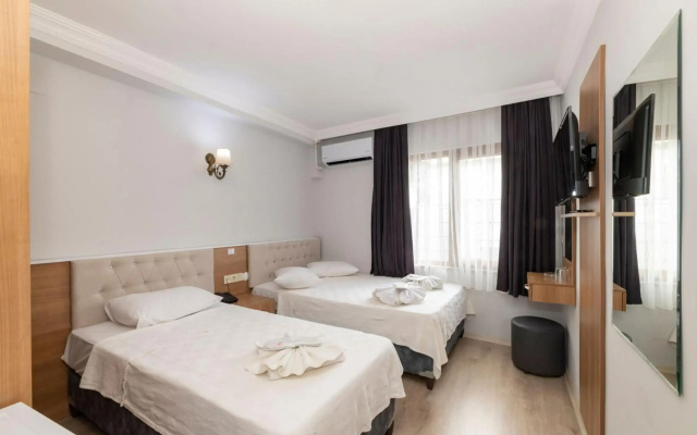 Metro Hotel