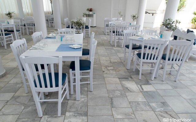 Mrs Chryssana Beach Hotel