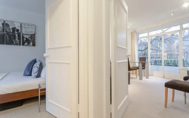2 Bedroom Flat With Balcony In Chelsea