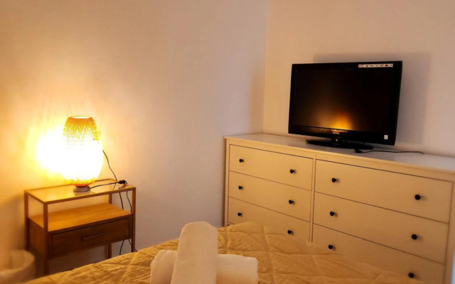 לוויס פלייס 5/2