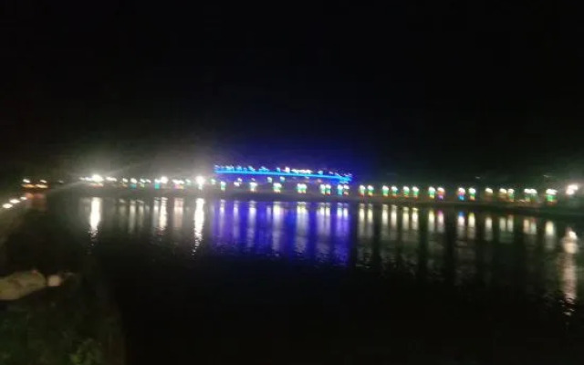 Xiaocheng Business Hotel (Tianquan Hospital of Traditional Chinese Medicine)