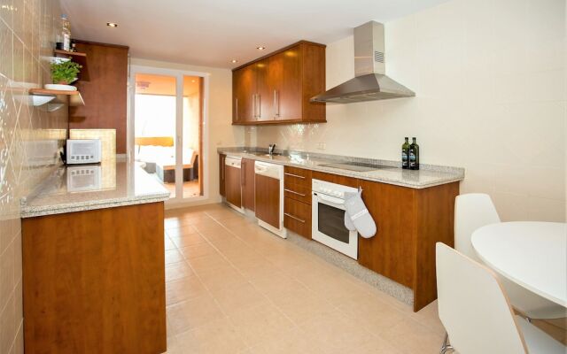 Beautiful and Spacious, 3 bedroom apartment LA23