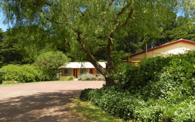 Twelve Apostles Motel & Country Retreat