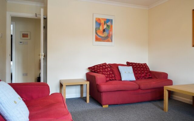 Attractive 3 Bedroom Flat in Central Haymarket