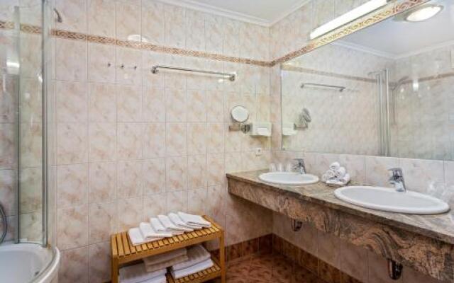 Almhof Alpin Appartments & Spa