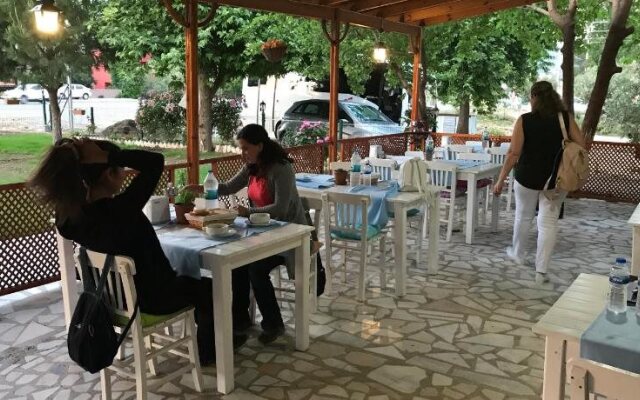 Zeytin Otel Altinoluk