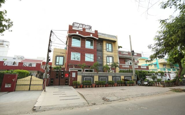 OYO 386 Hotel Lotus Panache