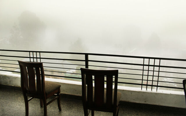 OYO Rooms Bhagsu Waterfall