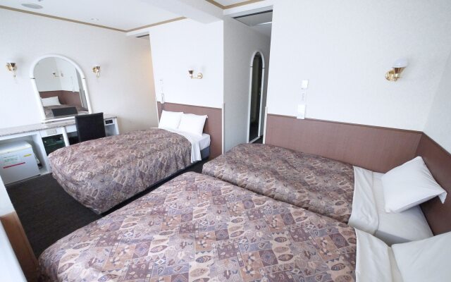 U Community Hotel