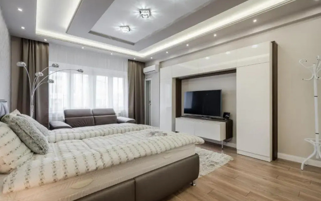 BpR Ethereal Panoramic Suite with A/C & balcony