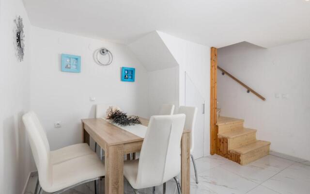 House Bajota with terrace and sea view