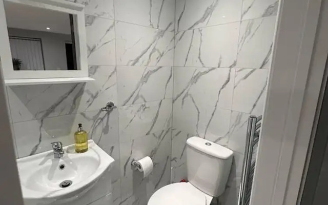 Luxury Detached Studio Apartment in Luton