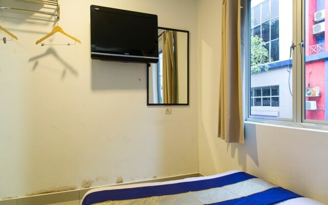 OYO 204 I Biz Hotel