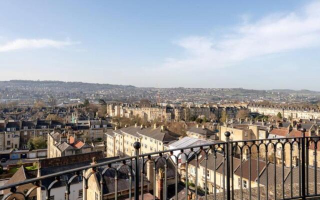 Rooftop Retreat - 2 Double Beds w/ Stunning Views