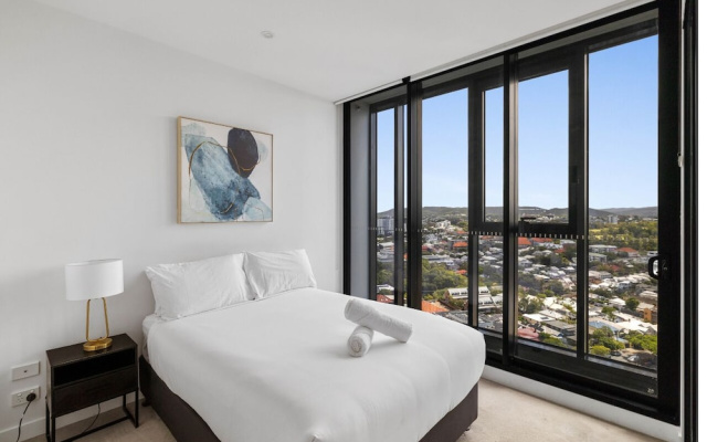 City Lights Retreat – Fortitude Valley