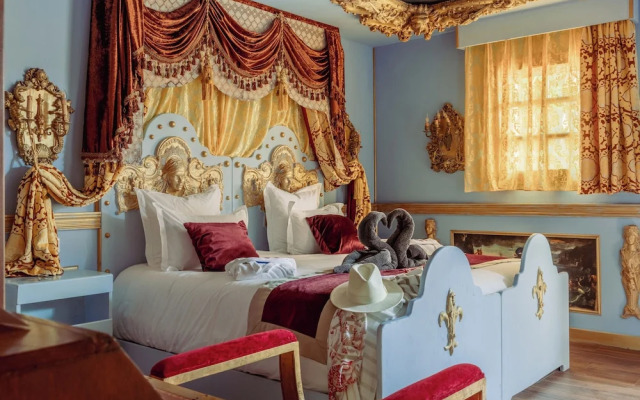 Hotel Pirates World