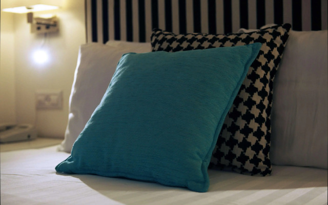 Best Western Regency Suites